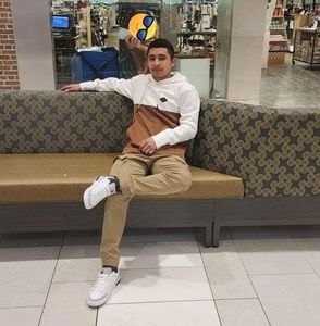 Meet your Posher, Luis antonio